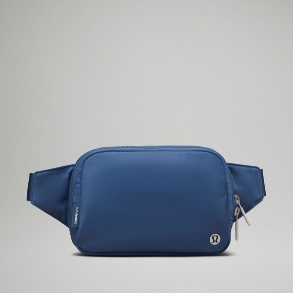 Lululemon Large 2L Belt Bag Blue Brand New With Tags Adjustable Strap